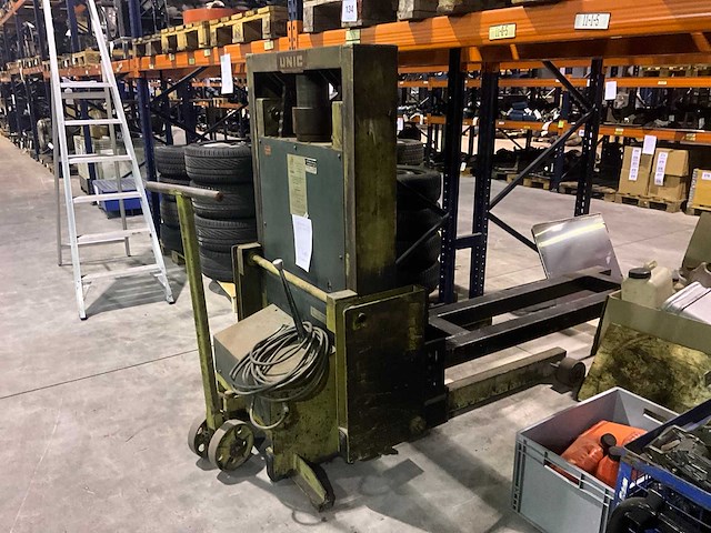 Unic sahmm cm2 hefbrug - afbeelding 4 van  11