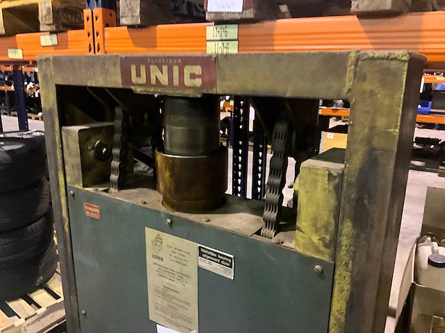 Unic sahmm cm2 hefbrug - afbeelding 9 van  11