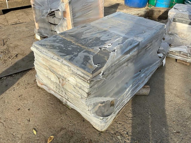 Uniceramica terrastegel ca 23 m2 - afbeelding 1 van  5