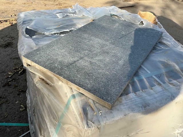 Uniceramica zwembadboordstenen ca 21,6 lm - afbeelding 1 van  5