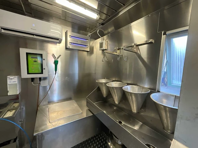 Unieke mobiele slachteenheid faza compact 2025 voor pluimvee & konijnen incl. scania vrachtwagen – favv goedgekeurd - afbeelding 11 van  55