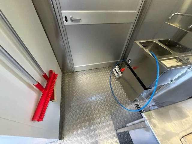 Unieke mobiele slachteenheid faza compact 2025 voor pluimvee & konijnen incl. scania vrachtwagen – favv goedgekeurd - afbeelding 15 van  55