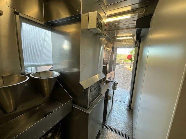 Unieke mobiele slachteenheid faza compact 2025 voor pluimvee & konijnen incl. scania vrachtwagen – favv goedgekeurd - afbeelding 22 van  55