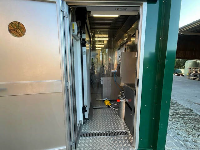 Unieke mobiele slachteenheid faza compact 2025 voor pluimvee & konijnen incl. scania vrachtwagen – favv goedgekeurd - afbeelding 26 van  55