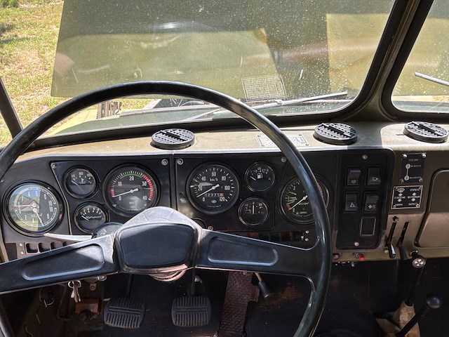 Unieke v8 diesel ural 6x6 vrachtwagens 2 zeldzame oldtimer (2x) - afbeelding 17 van  58