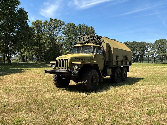 Unieke v8 diesel ural 6x6 vrachtwagens 2 zeldzame oldtimer (2x) - afbeelding 1 van  58