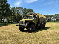 Unieke v8 diesel ural 6x6 vrachtwagens 2 zeldzame oldtimer (2x)