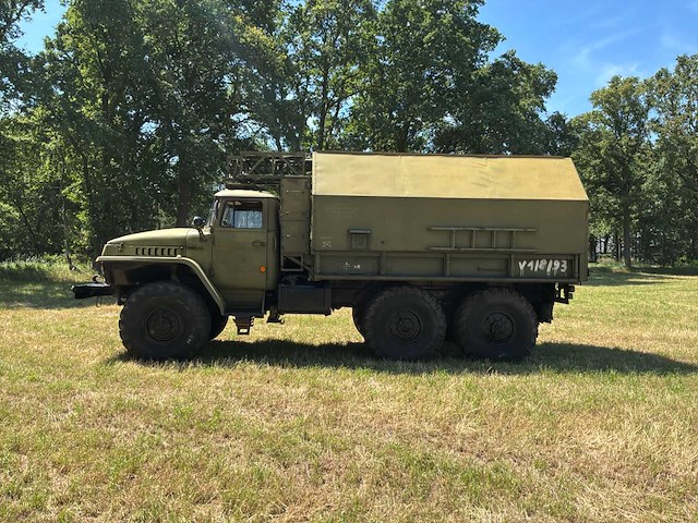 Unieke v8 diesel ural 6x6 vrachtwagens 2 zeldzame oldtimer (2x) - afbeelding 2 van  58