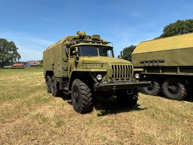 Unieke v8 diesel ural 6x6 vrachtwagens 2 zeldzame oldtimer (2x) - afbeelding 32 van  58