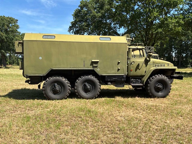 Unieke v8 diesel ural 6x6 vrachtwagens 2 zeldzame oldtimer (2x) - afbeelding 37 van  58