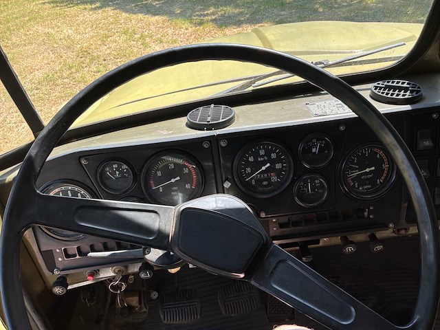Unieke v8 diesel ural 6x6 vrachtwagens 2 zeldzame oldtimer (2x) - afbeelding 38 van  58
