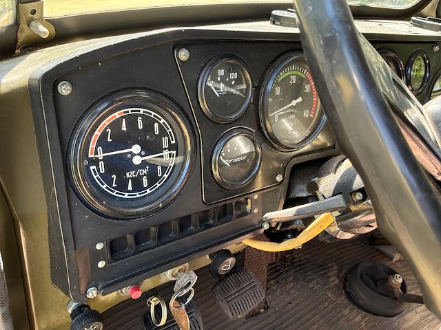 Unieke v8 diesel ural 6x6 vrachtwagens 2 zeldzame oldtimer (2x) - afbeelding 43 van  58