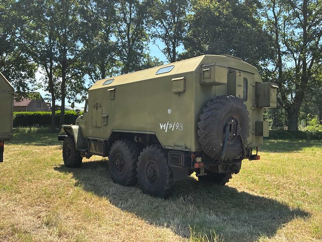 Unieke v8 diesel ural 6x6 vrachtwagens 2 zeldzame oldtimer (2x) - afbeelding 10 van  34