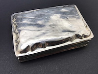 Unieke zilveren tabaksdoosje met monogram koning willem iii der nederlanden (1849-1890) - afbeelding 22 van  34