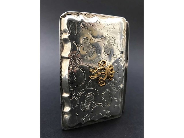 Unieke zilveren tabaksdoosje met monogram koning willem iii der nederlanden (1849-1890) - afbeelding 24 van  34