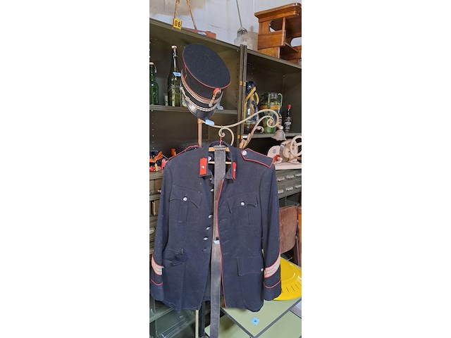 Uniformvest, riem en kepi rijkswacht - afbeelding 1 van  2