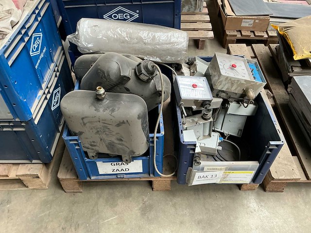 Unimat partij elektropneumatische niveau meters - afbeelding 1 van  2