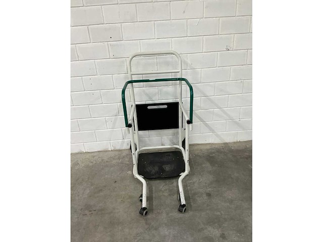 United care - bea - verrijdbare opstahulp - afbeelding 2 van  4