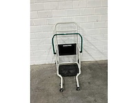 United care - bea - verrijdbare opstahulp - afbeelding 2 van  4