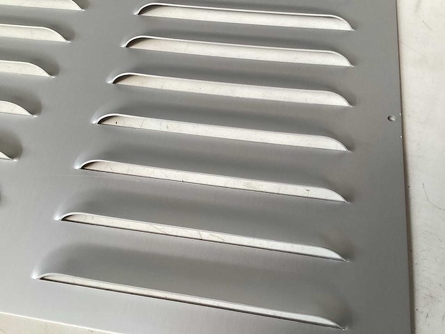 Univent gevelrooster 497x347 aluminium (24x) - afbeelding 3 van  4