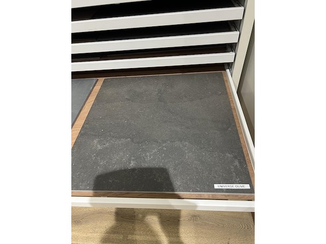 Universe olive rett 60x60x0.95 - afbeelding 1 van  1