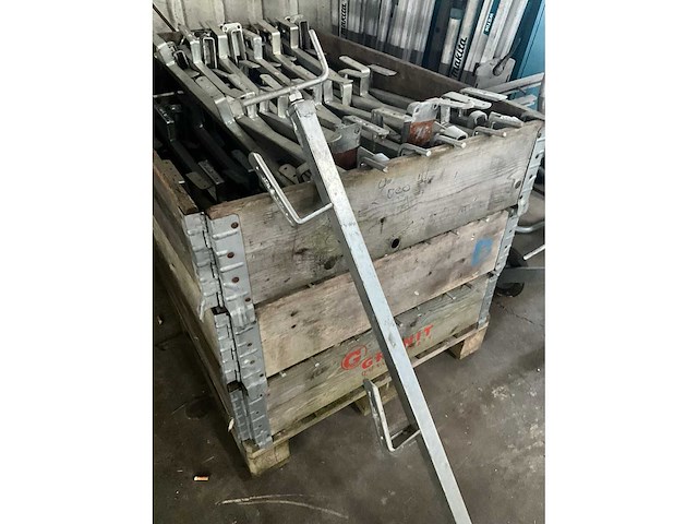 Universele klemmen voor leuningen (10x) - afbeelding 8 van  8