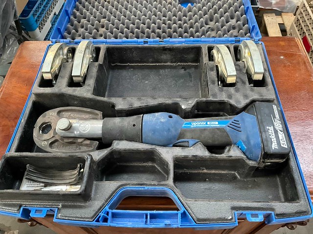 Uponor klauke mini 2 accu persmachine met persbek - afbeelding 1 van  10