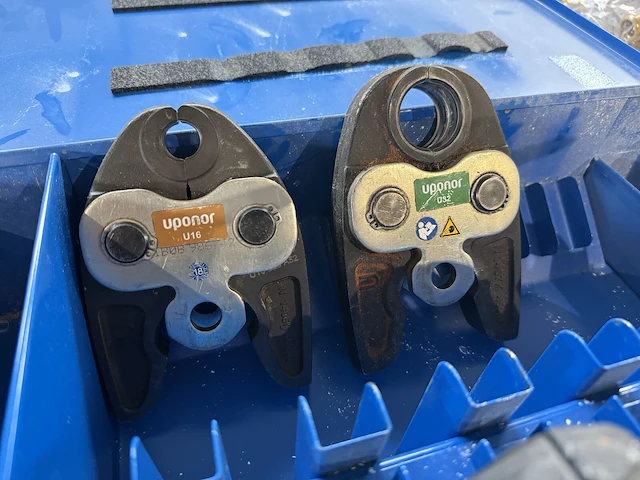 Uponor koffer met 4 persbekken - afbeelding 7 van  12
