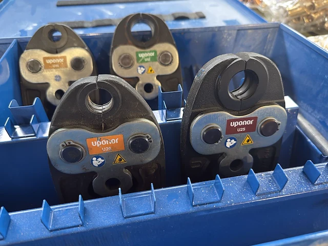 Uponor koffer met 4 persbekken - afbeelding 11 van  12