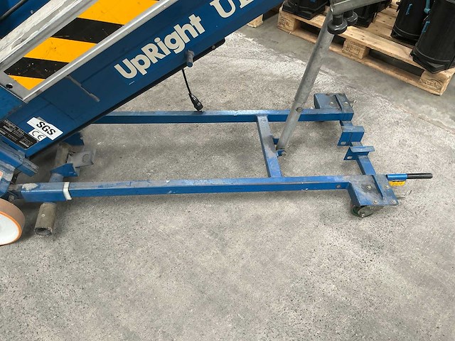 Upright ul32 verticale hoogwerker - afbeelding 6 van  8