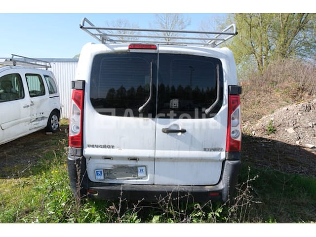 Utility bus (ongeluk) peugeot expert (2010-107,194 km-vin:vf3xs9hucaz019333) - afbeelding 1 van  43