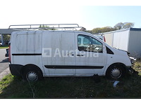 Utility bus (ongeluk) peugeot expert (2010-107,194 km-vin:vf3xs9hucaz019333) - afbeelding 12 van  43