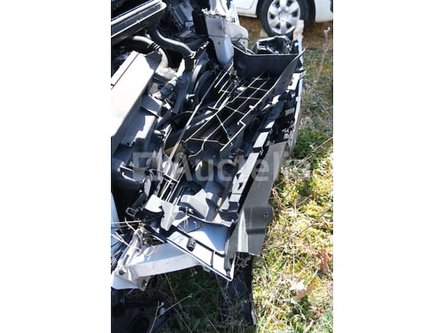 Utility bus (ongeluk) peugeot expert (2010-107,194 km-vin:vf3xs9hucaz019333) - afbeelding 25 van  43