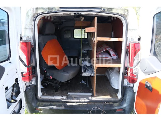 Utility bus (ongeluk) peugeot expert (2010-107,194 km-vin:vf3xs9hucaz019333) - afbeelding 27 van  43