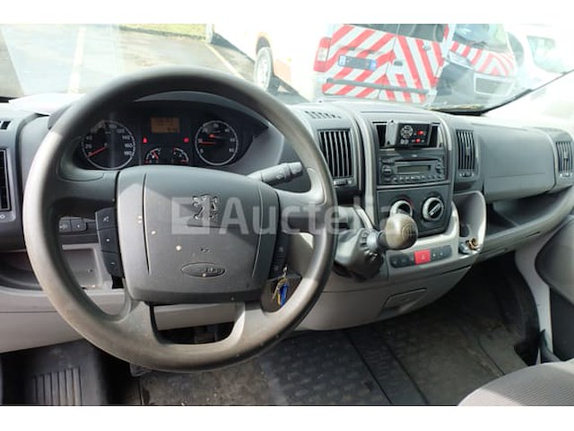Utility van peugeot boxer (2010-158,103 km) - afbeelding 15 van  43