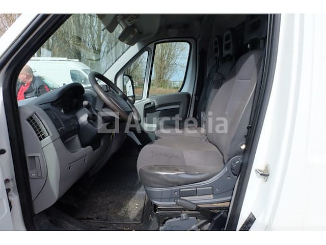 Utility van peugeot boxer (2010-158,103 km) - afbeelding 38 van  43