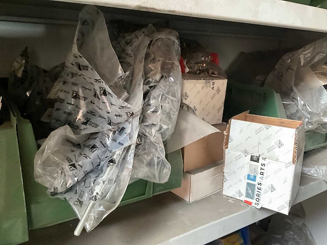 Utopia dossierkast/opbergkast met inhoud - afbeelding 21 van  22