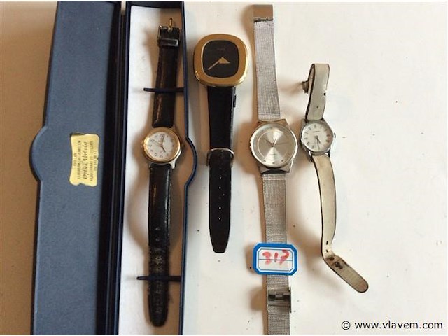 Uurwerken 4stuks - afbeelding 1 van  3