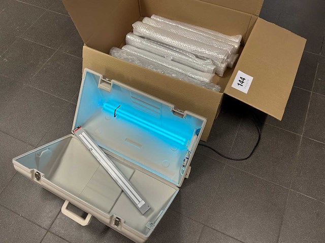 Uv lamp (15x) - afbeelding 2 van  4