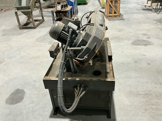 Uvema hu230dgh metalen horizontale bandzaagmachine - afbeelding 12 van  15