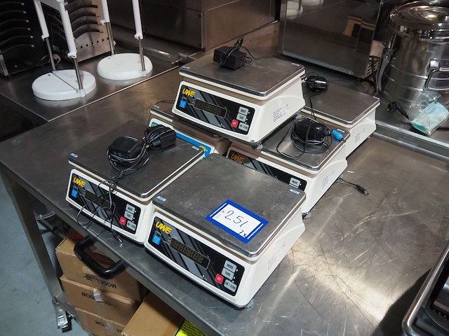 Uwe/riba b.v. - afbeelding 1 van  8