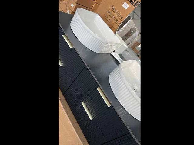 V32-120 – dubbele wastafel badkamerkast met led-spiegels badkamerkast met wastafel en spiegel - afbeelding 4 van  7