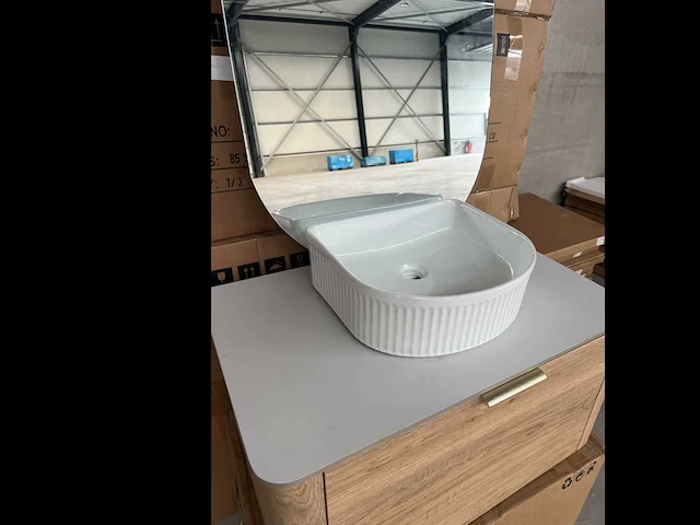 V8-80 – badkamerkast met wastafel, wastafel, en led-spiegel, badkamermeubels met wastafel en spiegel - afbeelding 9 van  13