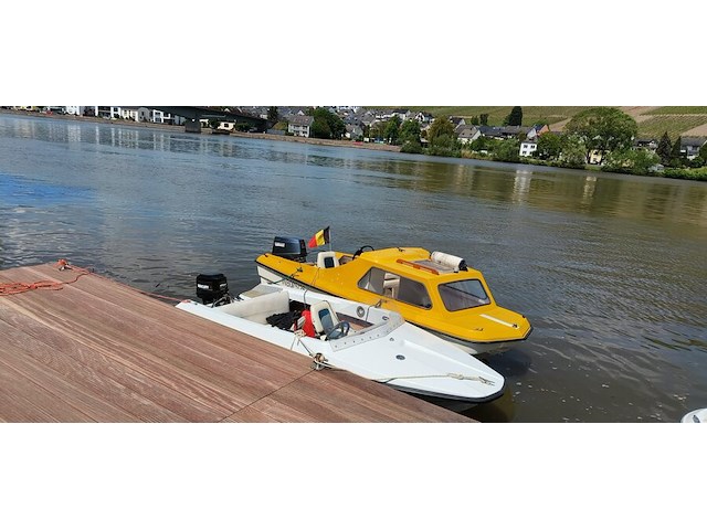 Vaarklare elan polyester speedboot van eind jaren 1980, lengte 4m, max 3 personen, 25pk 2-takt kortstaart buitenboordmotor van het merk mercury. de motor draait en koelt goed, onderhoud is aangewezen. snelheid met 3 personen: 30-40 km/h. - afbeelding 4 van  28
