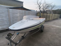 Vaarklare elan polyester speedboot van eind jaren 1980, lengte 4m, max 3 personen, 25pk 2-takt kortstaart buitenboordmotor van het merk mercury. de motor draait en koelt goed, onderhoud is aangewezen. snelheid met 3 personen: 30-40 km/h. - afbeelding 6 van  28