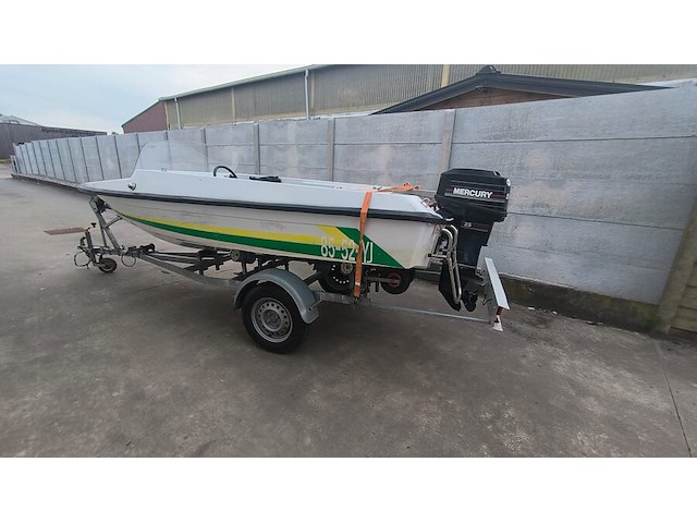 Vaarklare elan polyester speedboot van eind jaren 1980, lengte 4m, max 3 personen, 25pk 2-takt kortstaart buitenboordmotor van het merk mercury. de motor draait en koelt goed, onderhoud is aangewezen. snelheid met 3 personen: 30-40 km/h. - afbeelding 7 van  28