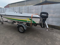 Vaarklare elan polyester speedboot van eind jaren 1980, lengte 4m, max 3 personen, 25pk 2-takt kortstaart buitenboordmotor van het merk mercury. de motor draait en koelt goed, onderhoud is aangewezen. snelheid met 3 personen: 30-40 km/h. - afbeelding 8 van  28