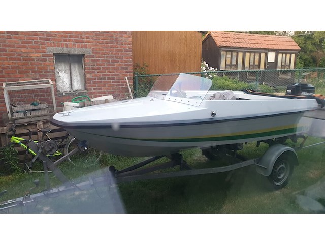 Vaarklare elan polyester speedboot van eind jaren 1980, lengte 4m, max 3 personen, 25pk 2-takt kortstaart buitenboordmotor van het merk mercury. de motor draait en koelt goed, onderhoud is aangewezen. snelheid met 3 personen: 30-40 km/h. - afbeelding 11 van  28