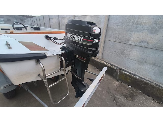 Vaarklare elan polyester speedboot van eind jaren 1980, lengte 4m, max 3 personen, 25pk 2-takt kortstaart buitenboordmotor van het merk mercury. de motor draait en koelt goed, onderhoud is aangewezen. snelheid met 3 personen: 30-40 km/h. - afbeelding 22 van  28