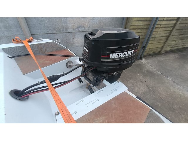Vaarklare elan polyester speedboot van eind jaren 1980, lengte 4m, max 3 personen, 25pk 2-takt kortstaart buitenboordmotor van het merk mercury. de motor draait en koelt goed, onderhoud is aangewezen. snelheid met 3 personen: 30-40 km/h. - afbeelding 24 van  28